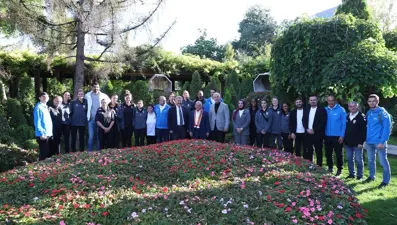 Başkan Büyükkılıç, kadın basketbol takımını ağırladı