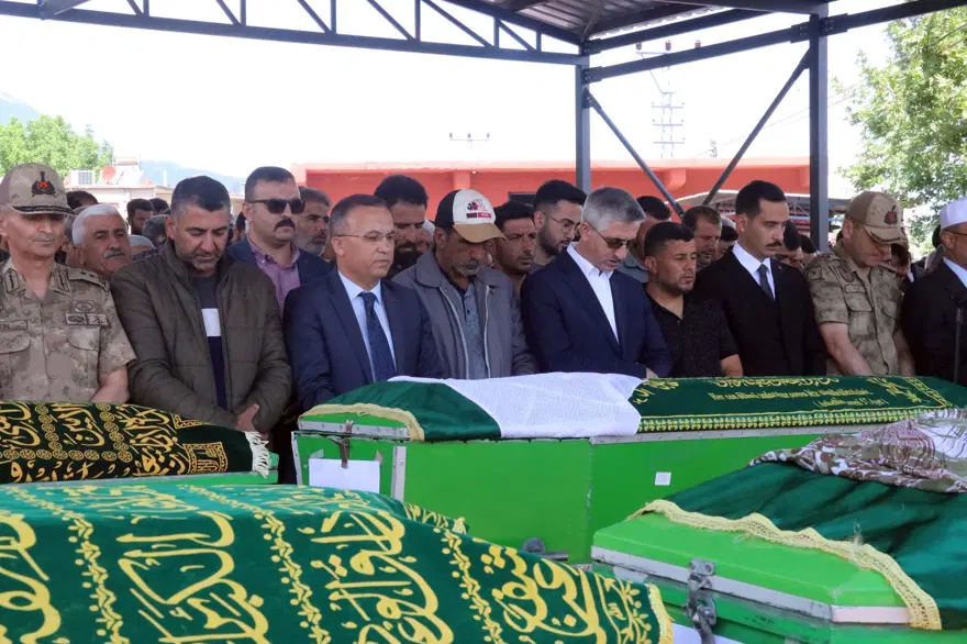Gaziantep'teki katliam gibi kazada ölenlere veda 3