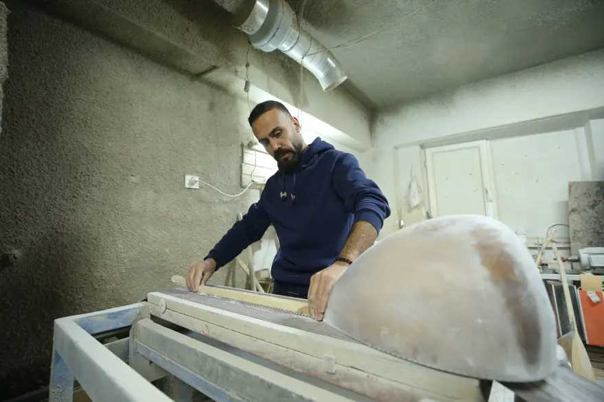 20 yıldır kendi atölyesinde üretiyor: Dut ağacından yapıyor; İngiltere, Almanya, Hollanda ve Kanada'ya gönderiyor 5