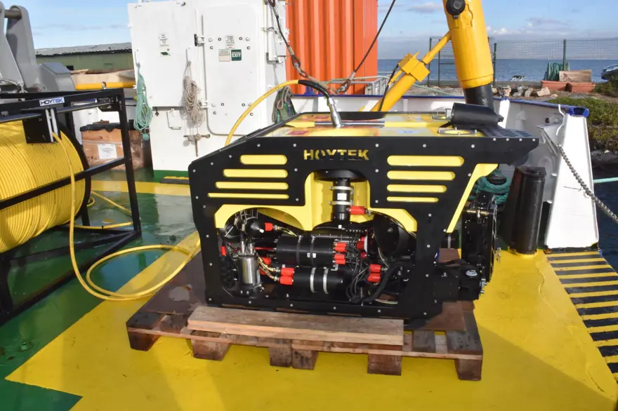 Foça açıklarında savaş gemisi batığı bulundu 11