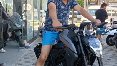 Motosiklet sürücüsü elektrik direğine çarparak hayatını kaybetti