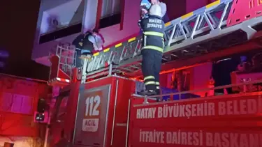 Hatay'da evde çıkan yangında altı kişi dumandan etkilendi