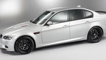 Daha çok karbon fiber kullanmanın yollarını arıyor