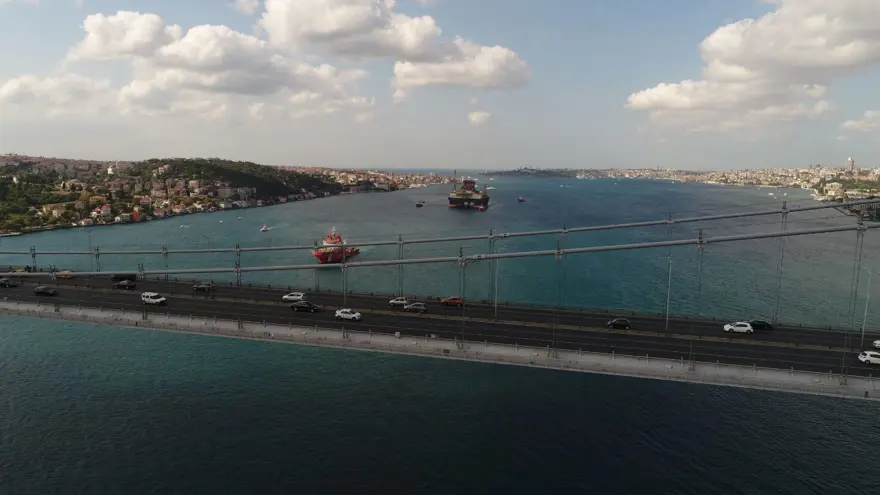 Dev petrol arama platformu İstanbul Boğazı'ndan geçti 12