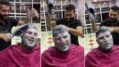 Adana'da terlikle döverek masaj yapan berber: Rahatlıyorlar, talep çok