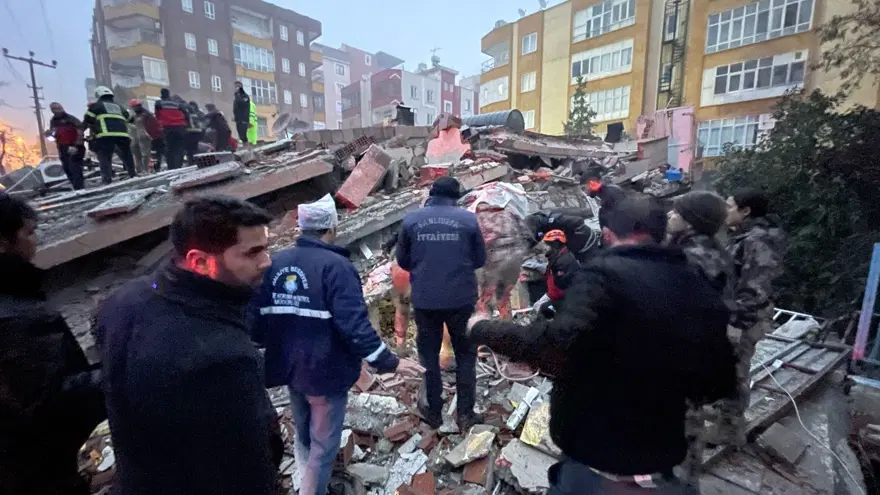 Türkiye yasta | Depremin vurduğu 10 ilden çarpıcı fotoğraflar... 40
