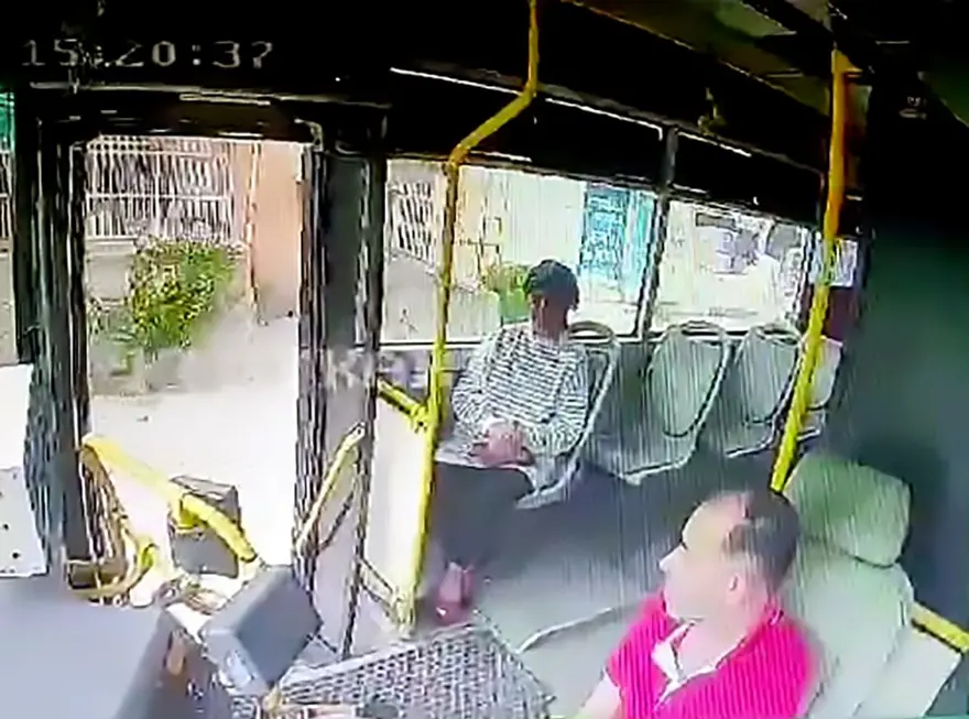 Otobüsün altında kalarak can vermişti: Kazanın görüntüsü ortaya çıktı, şoför serbest bırakıldı 4