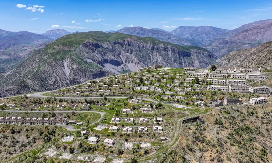 Yer: Diyarbakır... 49 yıl önce İtalyanlar için yapılan köy şimdi bomboş 2