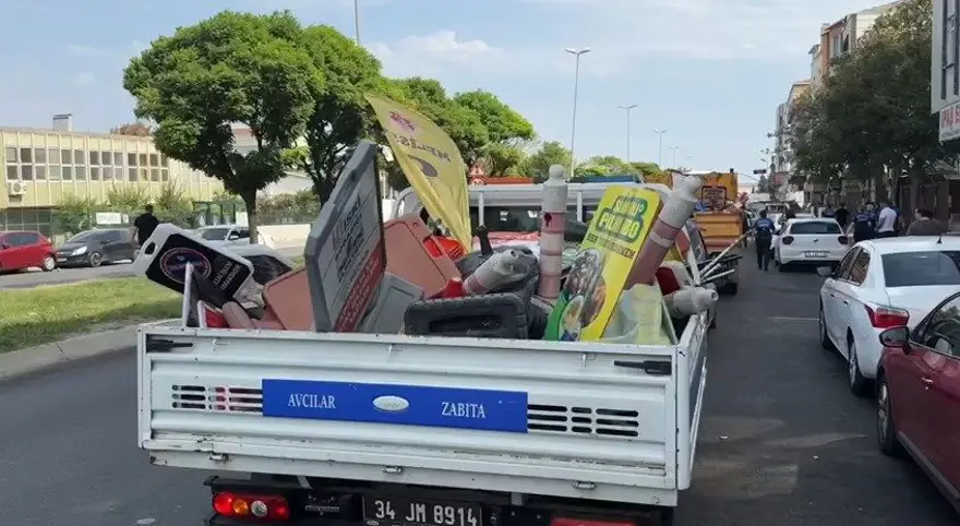 Kaldırım işgalcilerine denetim! Yüzlerce duba, lastik, palet, flama toplandı 5