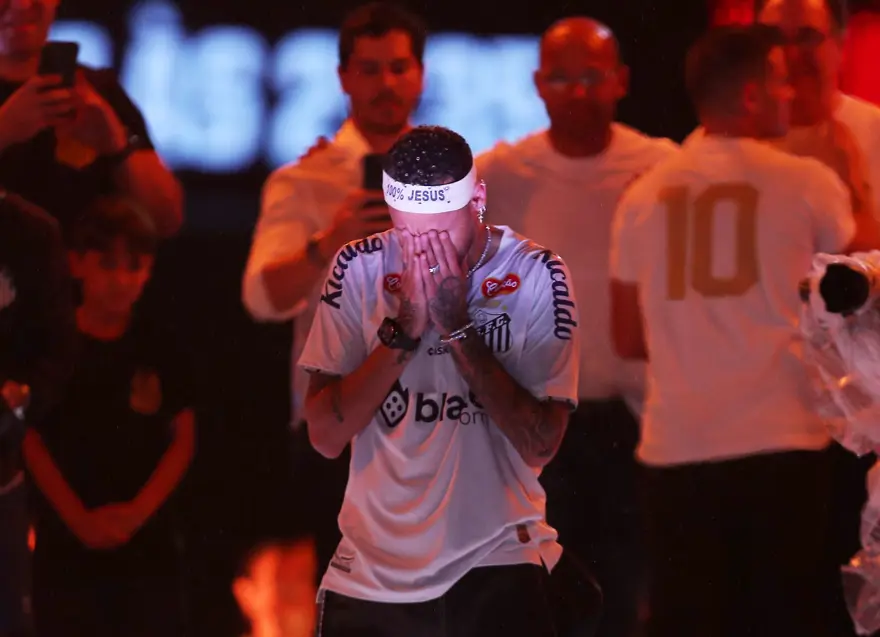 Yıldız futbolcu Neymar her şeyin başladığı yerde: "Prens geri döndü!" 1 Yıldız futbolcu Neymar her şeyin başladığı yerde: "Prens geri döndü!" 1