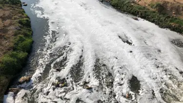 Dere suyu köpürdü, giren çocuk hastanelik oldu
