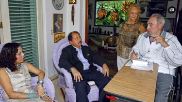 Castro ve eşi aynı karede