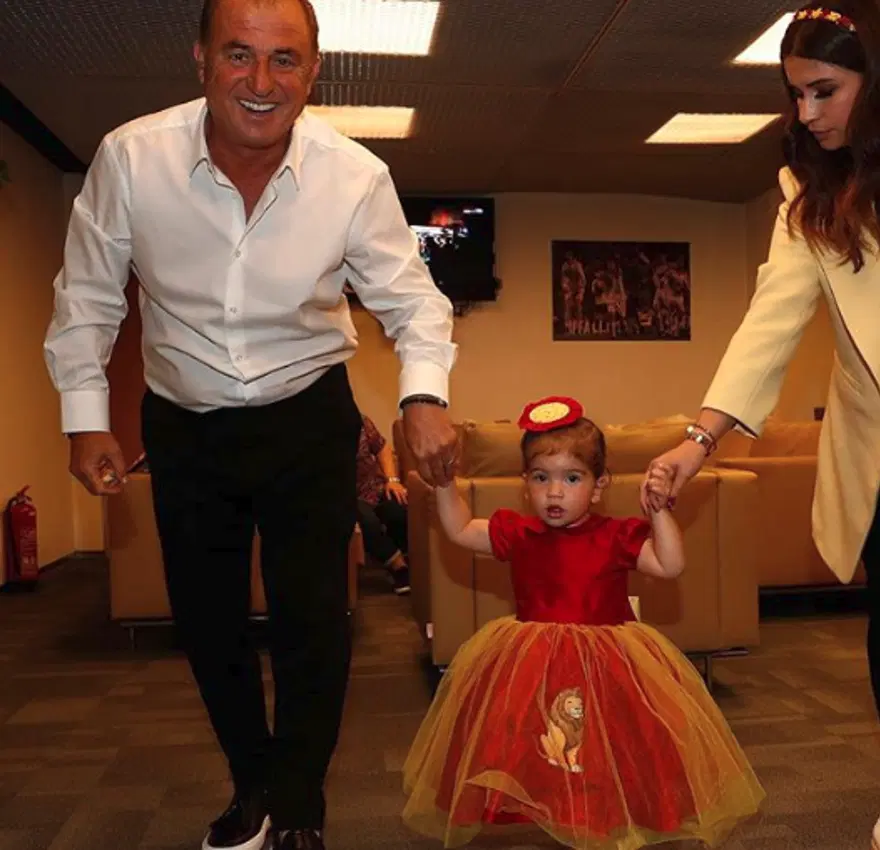Fatih Terim kutlamaya kızları Buse Terim ve Merve Terim Çetin ile katıldı 4