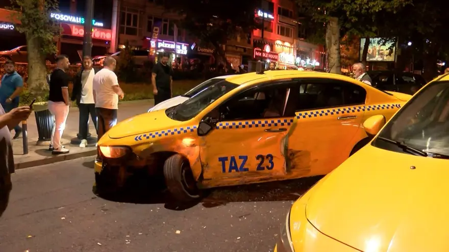 Beşiktaş'ta zincirleme kaza: Taraflar arasında tartışma çıktı 2