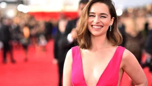 Emilia Clarke artık hayranlarıyla selfie çektirmeyecek Emilia Clarke artık hayranlarıyla selfie çektirmeyecek