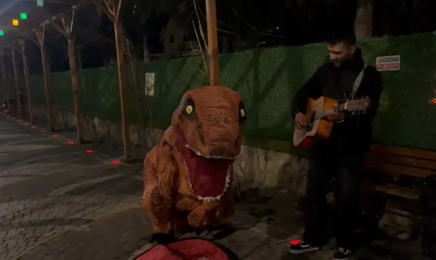 Isparta'da dinozor kimlik kontrolüne takıldı 5