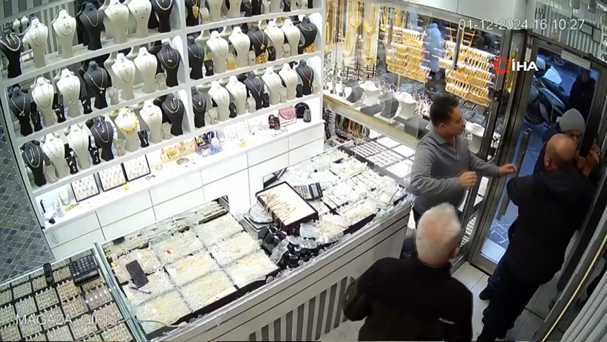 Kaldırım taşlı kuyumcuhırsızına kötü sürpriz! 3