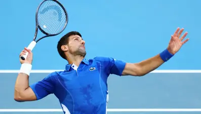 Djokovic galibiyetle başladı