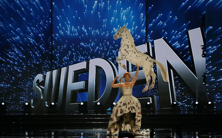 Miss Universe yarışmasında kıyafetler de yarışıyor 21