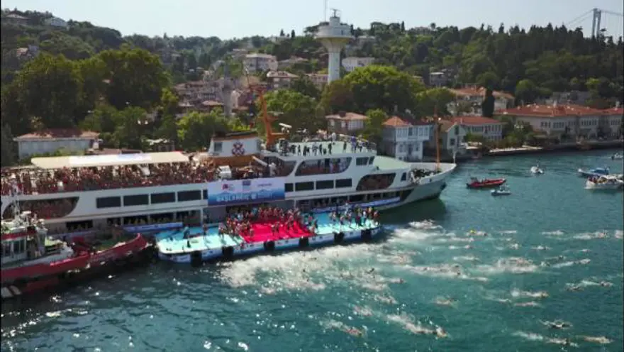 49 ülkenin sporcusu aynı anda yüzerek kıta değiştirdi 4