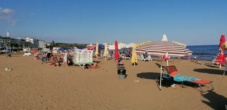 Hava sıcaklığı 28 dereceyi buldu: Ekim ayında denize girdiler 3 Hava sıcaklığı 28 dereceyi buldu: Ekim ayında denize girdiler 3