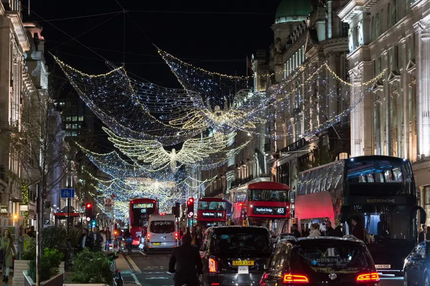Londra sokakları Noel ve yılbaşı için süslendi Londra sokakları Noel ve yılbaşı için süslendi
