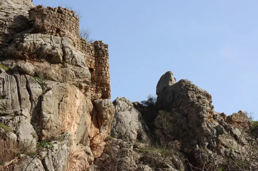 Adıyaman'da Fırat Nehri kıyısında 1800 yıllık askeri gözetleme kulesi tespit edildi 5 Adıyaman'da Fırat Nehri kıyısında 1800 yıllık askeri gözetleme kulesi tespit edildi 5