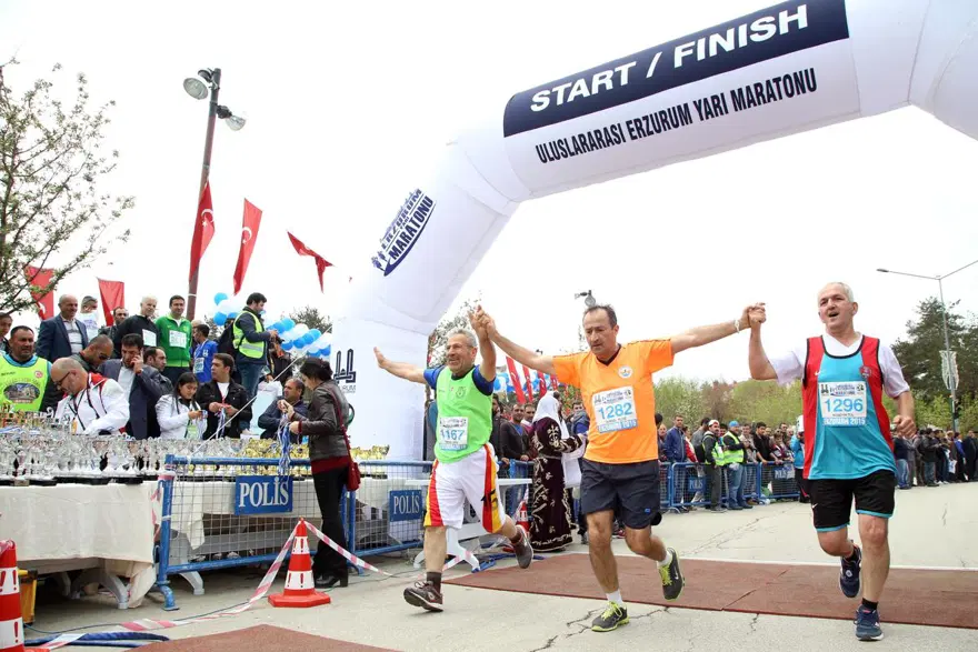 1. Uluslararası Erzurum Yarı Maratonu koşuldu 12 1. Uluslararası Erzurum Yarı Maratonu koşuldu 12