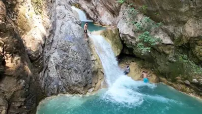 Sıcaklık 40 dereceye çıktı: Serinlemek isteyen oraya koştu