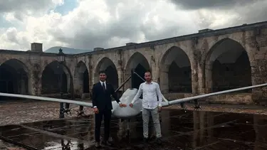 Hatay'da Bayraktar TB2'nin ahşap maketini yaptılar
