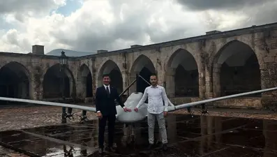 Hatay'da Bayraktar TB2'nin ahşap maketini yaptılar