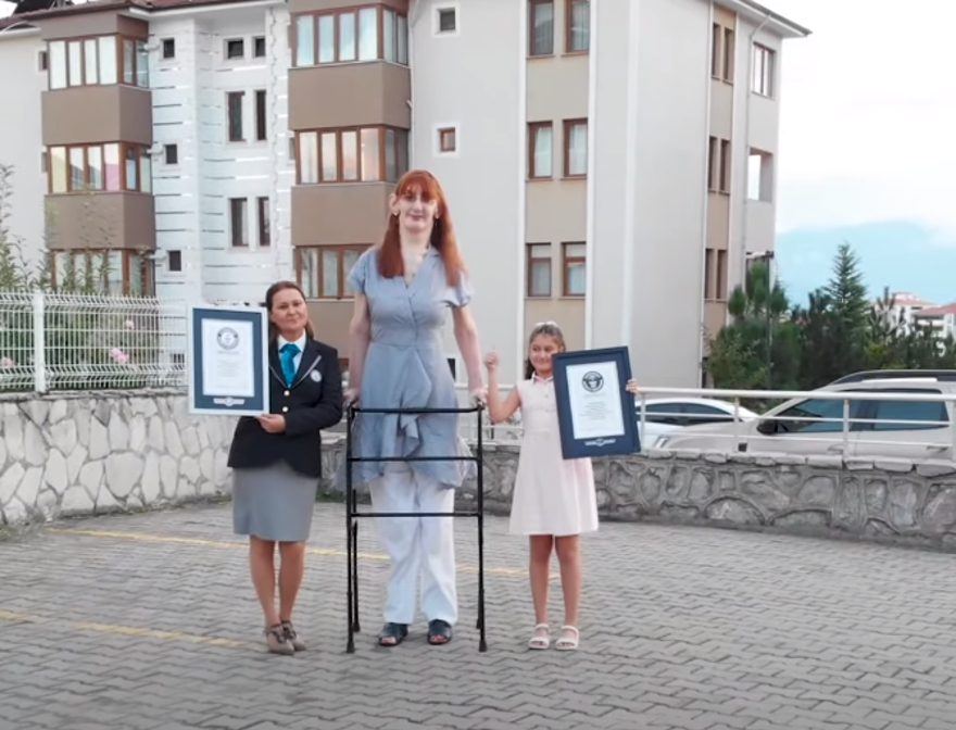 Dünyanın en uzun boylu kadını Rümeysa Gelgi, Guinness Rekorlar Kitabı'na girdi 11 Dünyanın en uzun boylu kadını Rümeysa Gelgi, Guinness Rekorlar Kitabı'na girdi 11