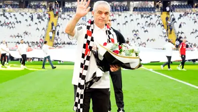 Dolmabahçe’de Rıza Çalımbay’a sevgi gösterisi