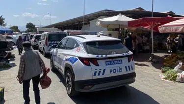 Pazar yerinde bıçaklı akraba kavgası: 1 yaralı