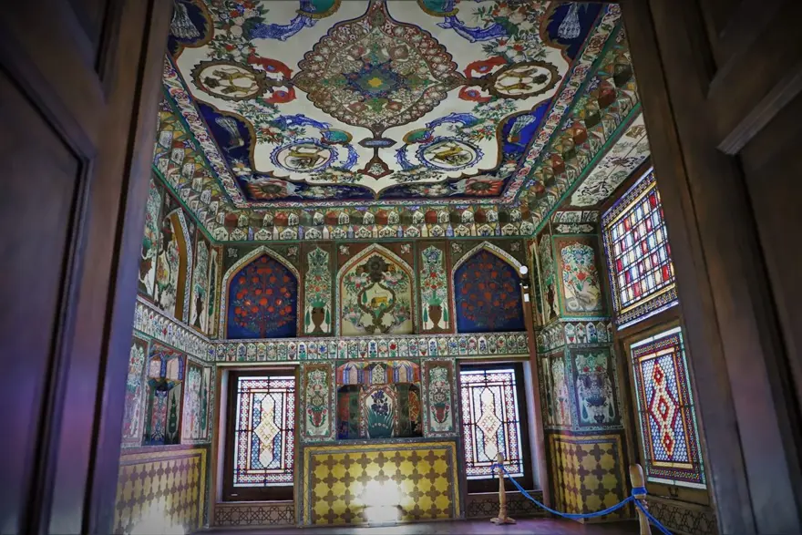 Azerbaycan'ın UNESCO Dünya Miras Listesi'ndeki Şeki Han Sarayı turist akınına uğruyor 13