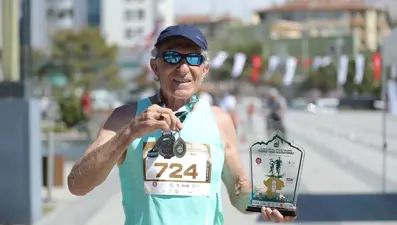 Atletizm tutkunu "67'lik delikanlı": "Arkadaşım bastonla yürüyormuş, üzüldüm"