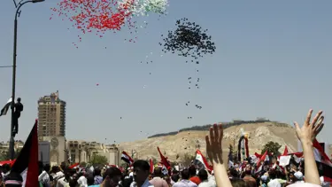 Esad’a dev destek