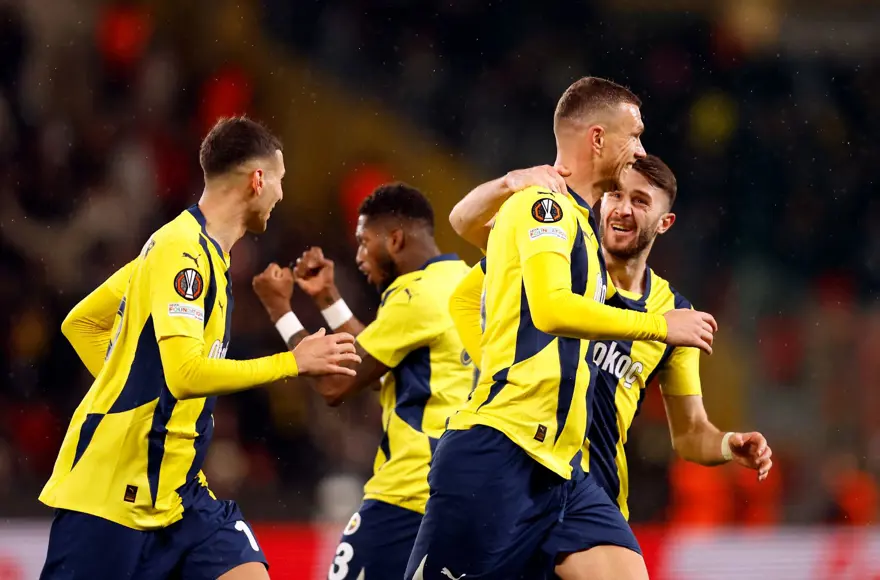 Fenerbahçe, Avrupa'da kazandı: Çekya'da 3 gollü gece 15