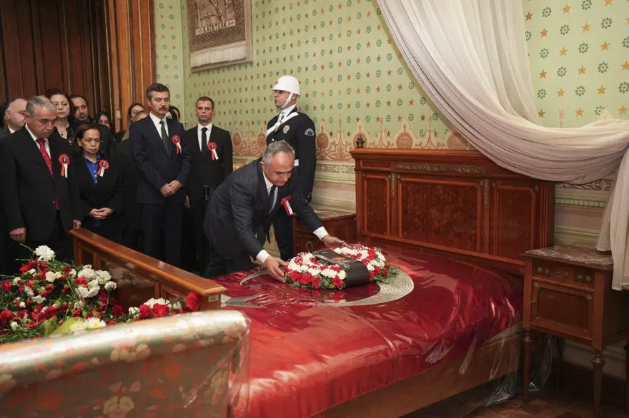 Ulu Önder Atatürk’ü minnetle anıyoruz | Saat 09.05’te Türkiye’de hayat durdu 4 Ulu Önder Atatürk’ü minnetle anıyoruz | Saat 09.05’te Türkiye’de hayat durdu 4