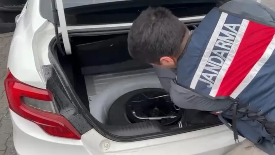 Bin 200 yıllık altın yazma Tevrat'ı 1,5 milyon dolara satacaklarmış 