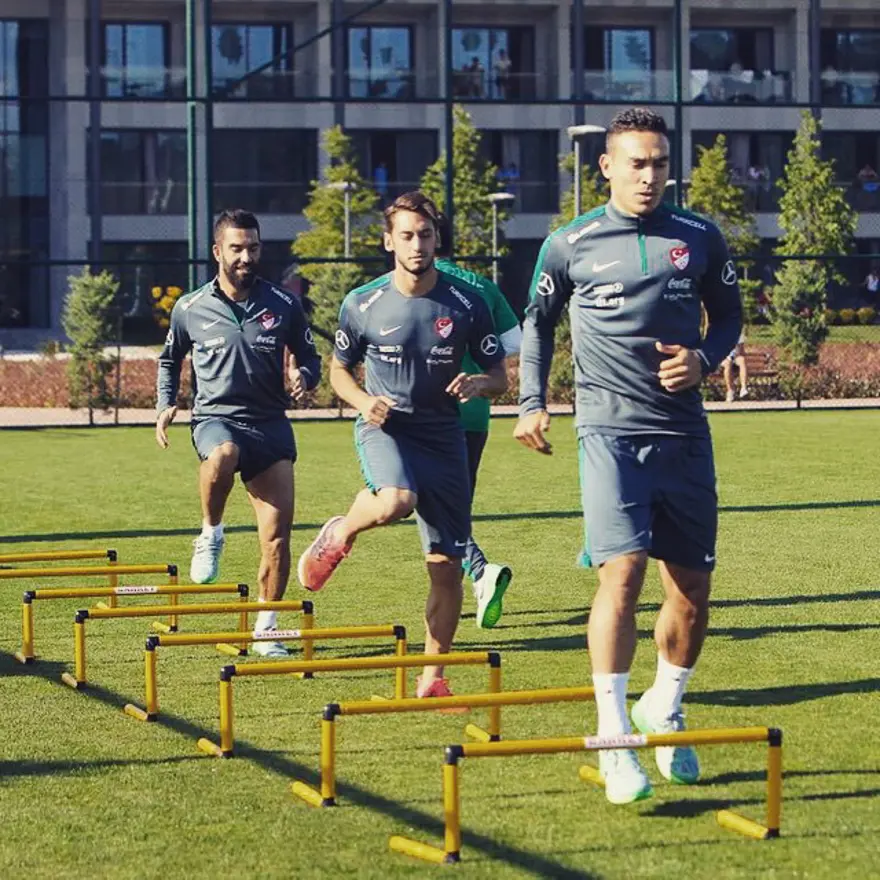 Arda Turan'ın 15 milyon euroluk malikanesi 244 Arda Turan'ın 15 milyon euroluk malikanesi 244