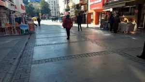 Deprem sonrası vakalar arttı, İzmir sokakları boşaldı Deprem sonrası vakalar arttı, İzmir sokakları boşaldı