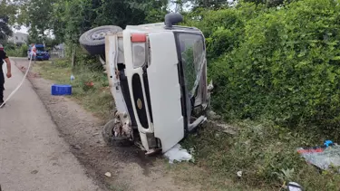 Samsun’da devrilen kamyonetin sürücüsü öldü: 2 yaralı