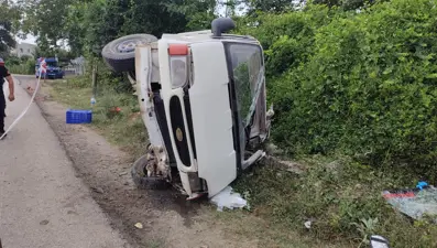 Samsun’da devrilen kamyonetin sürücüsü öldü: 2 yaralı