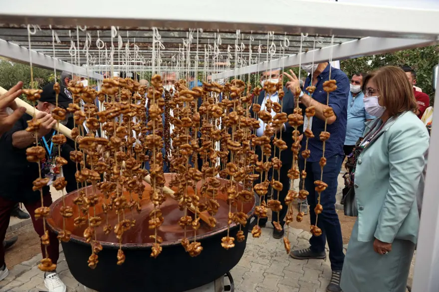 GastroAntep Festivali, fıstık hasadı ve şire yapımı ile başladı 4