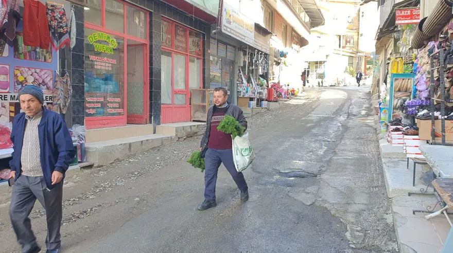 Sindirim ve mide sağlığına iyi geldiği biliniyor: Çiğ hali daha etkili, bağı 30 liradan satılıyor 3