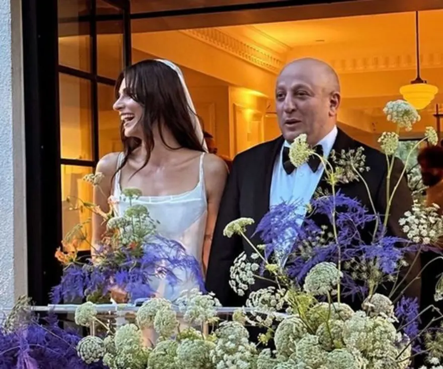 Özge Özpirinçci paylaştı: Meriç Aral ile Serkan Keskin'in düğününden yeni kareler 