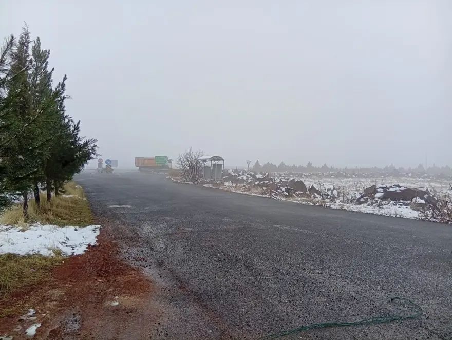 Türkiye’nin en sıcak ilinde kar yağışı: Sabah uyanınca sürprizle karşılaştılar 2 Türkiye’nin en sıcak ilinde kar yağışı: Sabah uyanınca sürprizle karşılaştılar 2