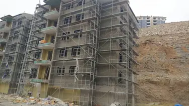 19 yaşındaki işçi 5. kattan düştü