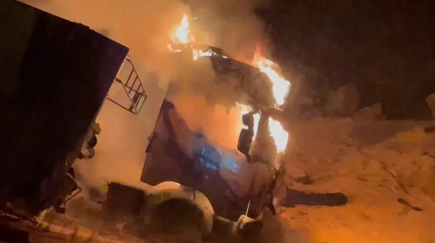 Sabaha karşı feci kaza: TIR alev topuna döndü 4